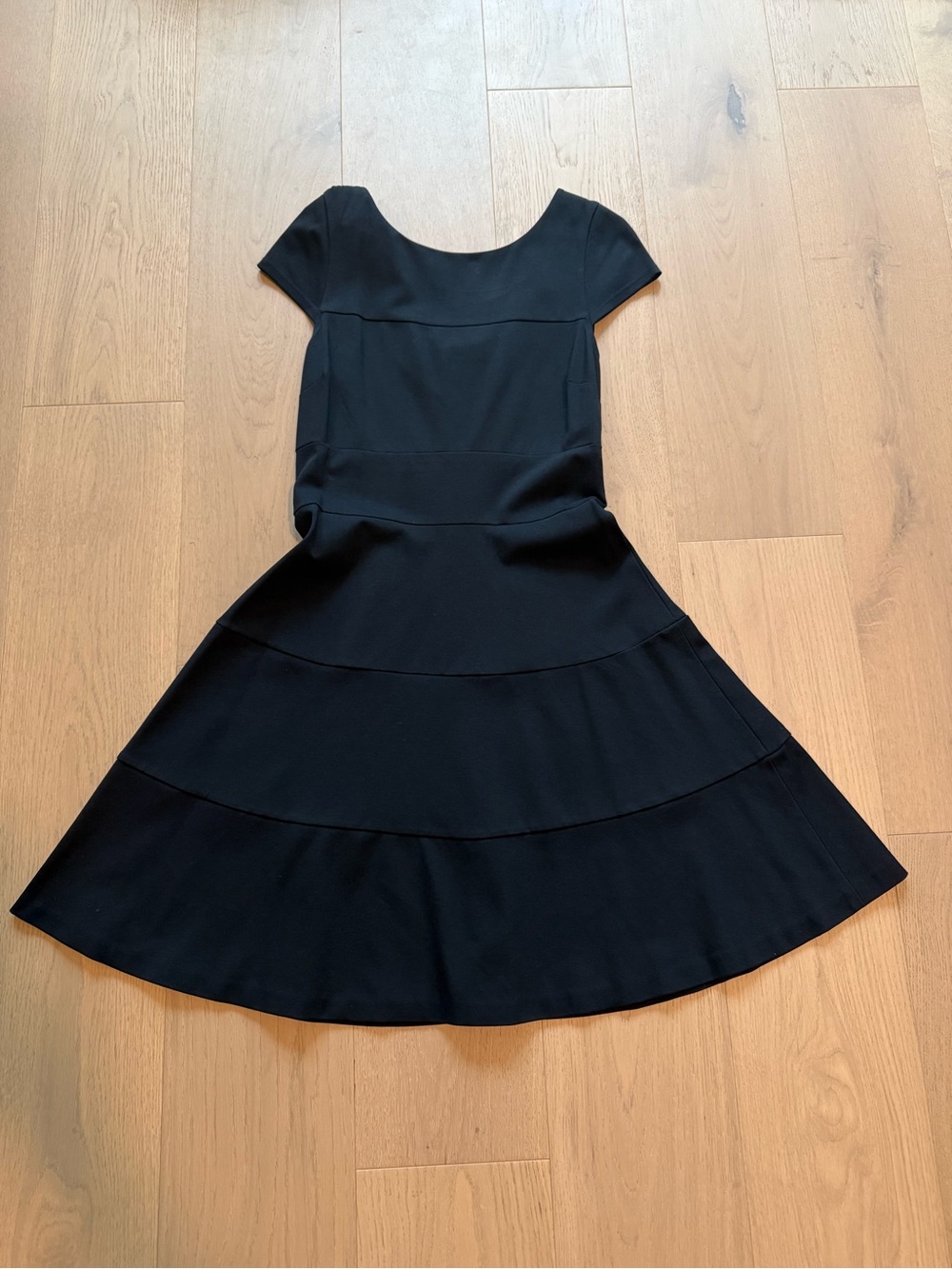 Banana Republic Black Fit & Flare Cap-Sleeve Dress- EUC